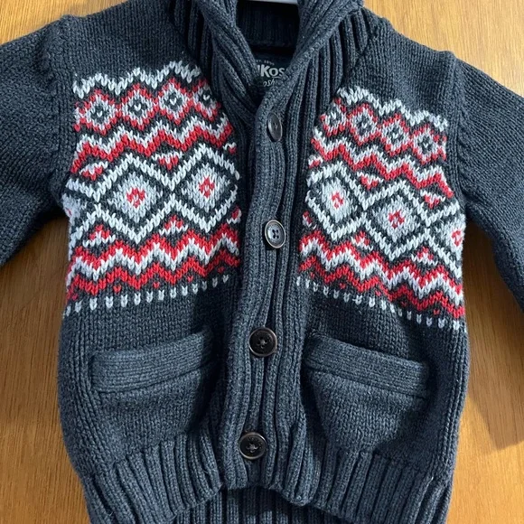 OshKosh B’gosh Boy’s Nordic Size 2T Red and Gray Cardigan Button Up Sweater - Picture 4 of 7